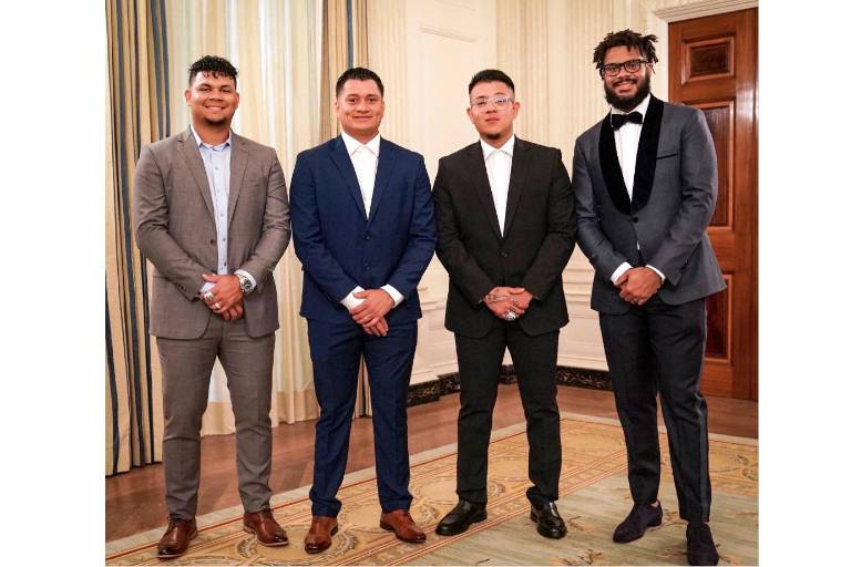 Julio Urías y los Dodgers ‘presumen’ su título de Serie Mundial en la Casa Blanca