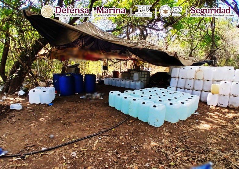 $!Aseguran drogas y sustancias químicas tras operativos en Culiacán y Cosalá