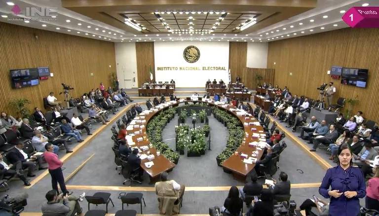 INE ordena que partidos postulen 5 mujeres y 4 hombres a gubernaturas en 2024