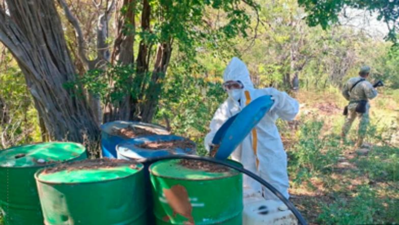$!Inhabilitan laboratorio clandestino y centros de acopio de químicos en la zona rural de Culiacán