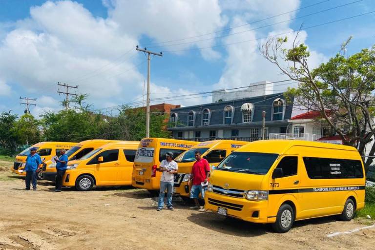 Gobierno de Sinaloa inspecciona unidades de transporte escolar, previo al inicio a clases