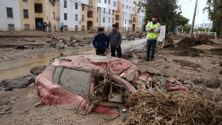 Una carretera destruida por las fuertes lluvias que provocaron inundaciones en Arequipa, Perú, el lunes 23 de febrero de 2026.