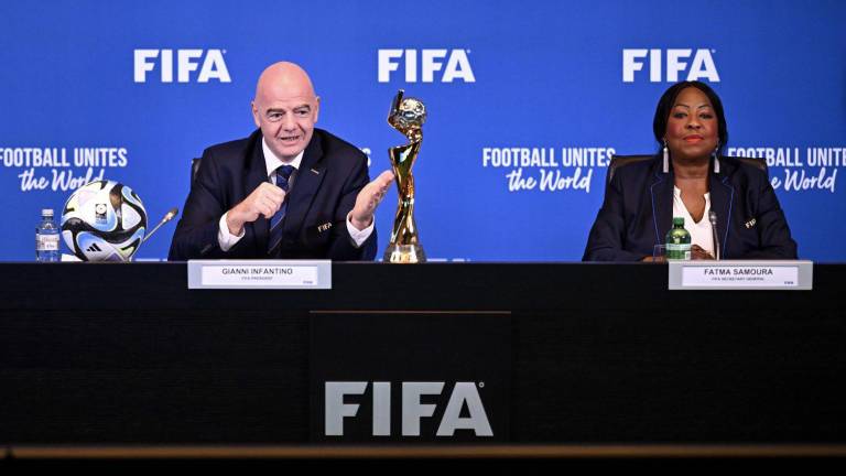 Gianni Infantino, presidente de FIFA, hace el anuncio.