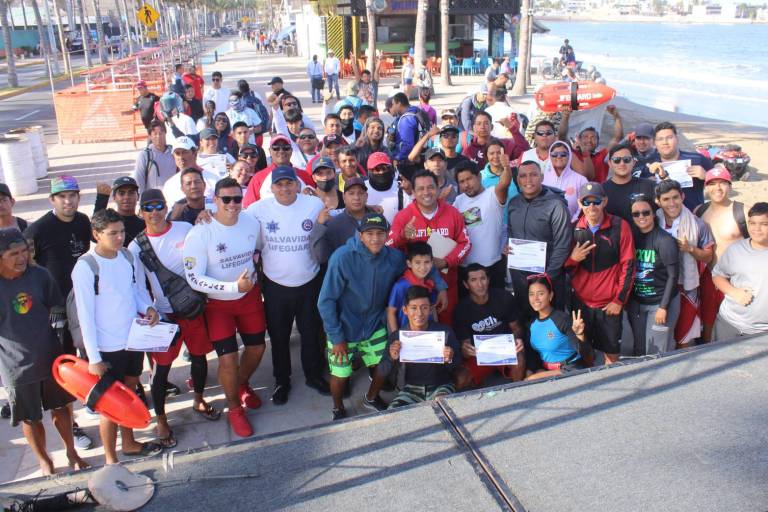 Salvavidas de Mazatlán, listos para la Semana Santa