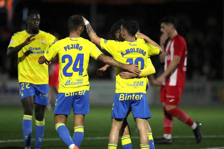 Mexicano Julián Araujo comanda triunfo de Las Palmas