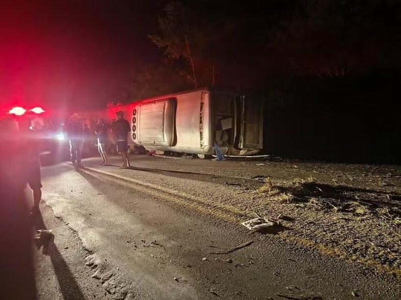 $!Tragedia en Brasil: 16 muertos y más de 20 heridos en accidente de autobús