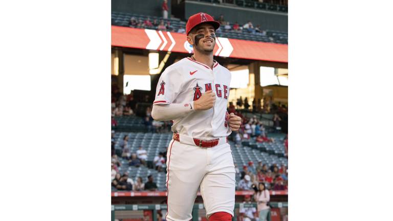 Zach Neto está en la mira de Boston.