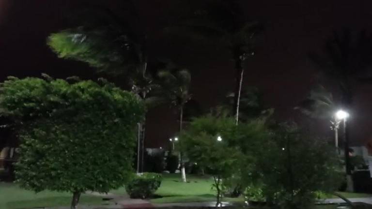 Unas 418 fueron trasladaras a albergues en Elota