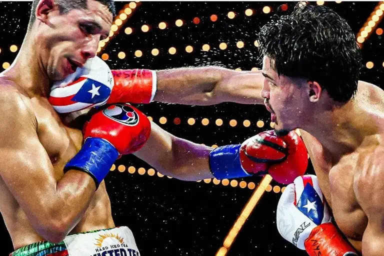 Sinaloense ‘Chino’ García cae con honra ante Xander Zayas, en una guerra sin caídas, pero llena de corazón