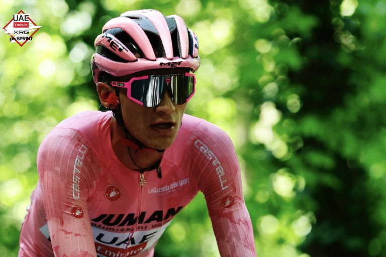 Isaac del Toro mantiene la maglia rosa y se acerca al título del Giro de Italia