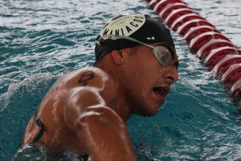 José Luis Zazueta y Daira Mercado conquistan el Acuatlón Maniacos