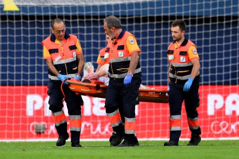 Marc-André Ter Stegen es operado de la rodilla y estará de baja varios meses