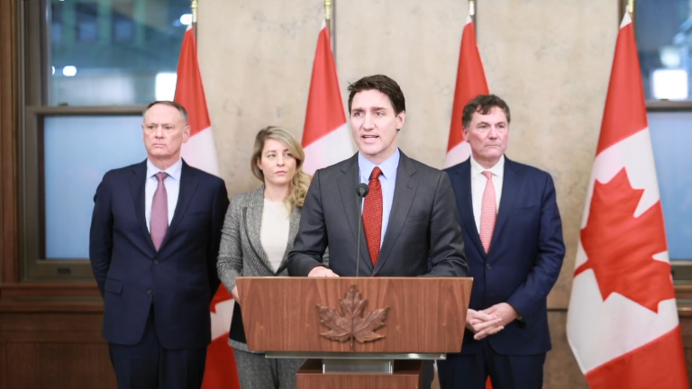 La primera ronda de impuestos será anunciada el martes y afectará a mercancías por valor de 30 mil millones de dólares canadienses.