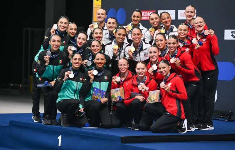 Equipo mexicano de natación artística gana plata en Súper Final de la Copa del Mundo