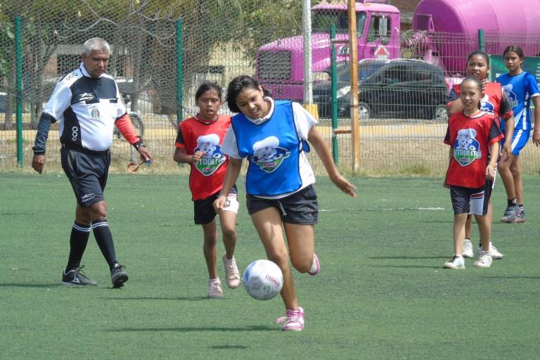 Contundente triunfo de Primaria Ignacio Ramírez en Futbolito Bimbo