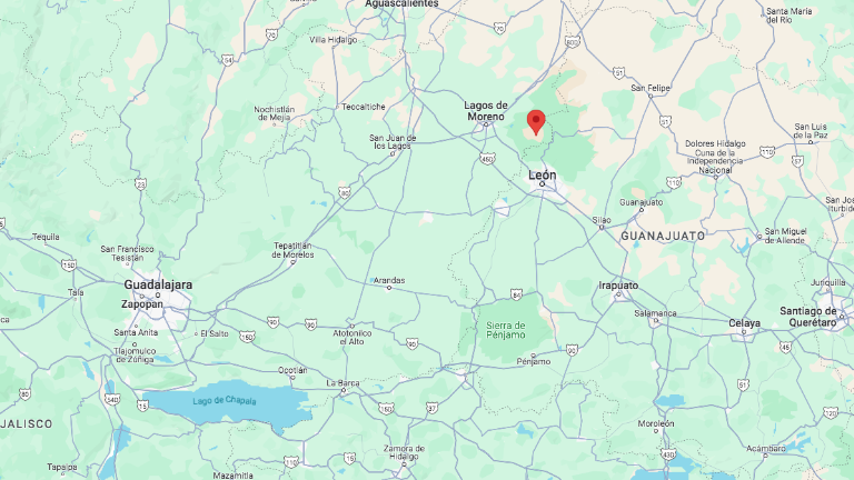 En los Altos de Jalisco, en Lagos de Moreno, siete personas son asesinadas.