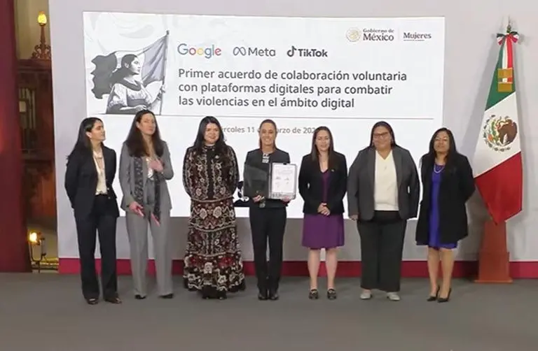Firma de convenio entre el Gobierno de México y plataformas de redes sociales para combatir la violencia digital hacia mujeres.