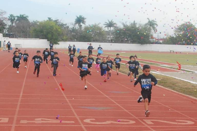 Disfrutan en familia Carrera Cervantes 5K