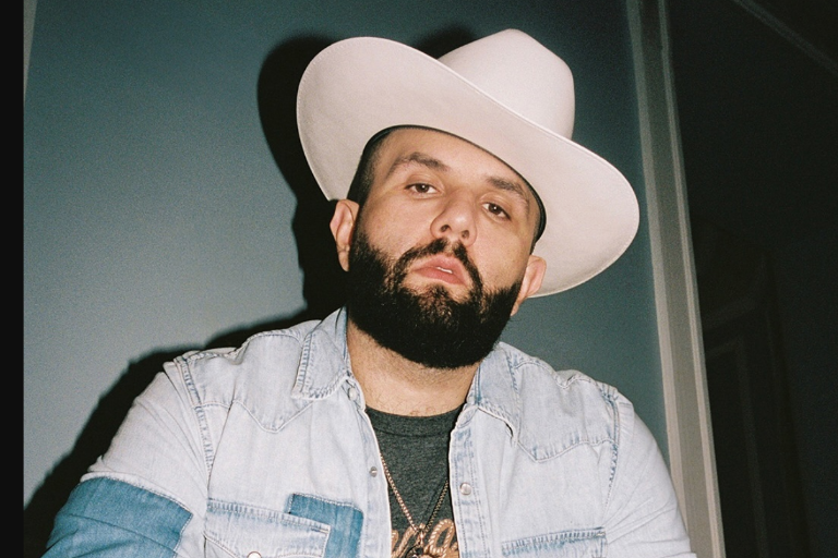 Celebra Carín León su primera nominación en los Premios Grammy