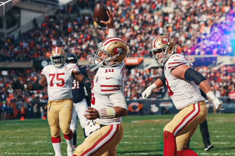 Tarde de gloria para Garoppolo y los 49ers ganan en Chicago