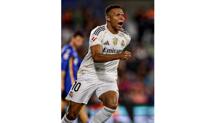 Los blancos recuperan el liderato con tres puntos de oro.