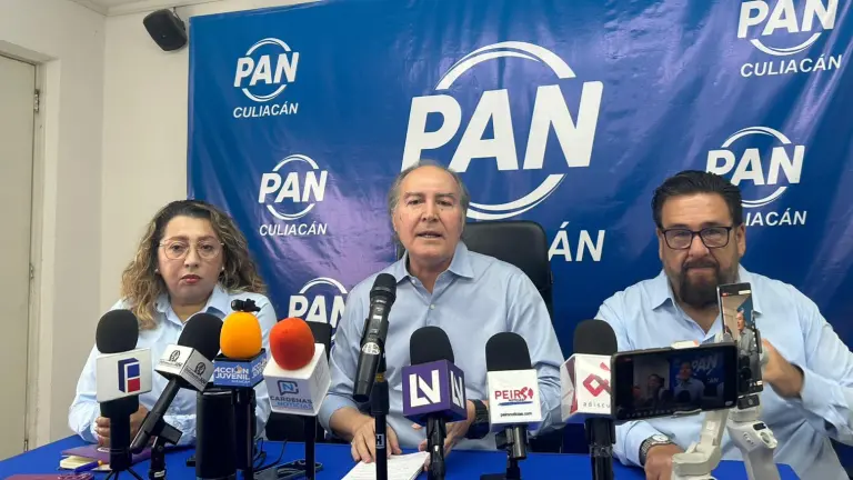 Conferencia de prensa de la dirigencia municipal del PAN en Culiacán.