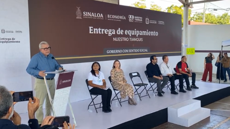 El Gobernador de Sinaloa Rubén Rocha Moya en un evento celebrado en Culiacán.
