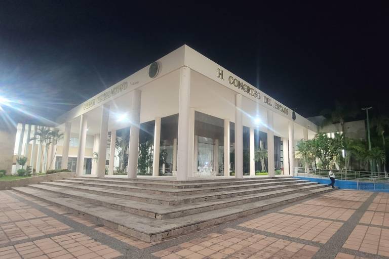 Trasnocha Congreso de Sinaloa por juicio de desafuero contra Gerardo Vargas Landeros