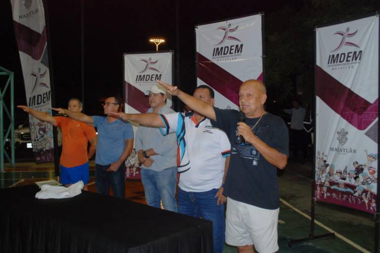 Dan banderazo oficial a la Liga de Basquetbol Veteranos del Info Playas