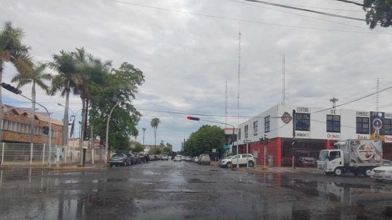 Los trabajos de limpieza y desazolve de canales han permitido tener un saldo positivo en Ahome tras las lluvias.