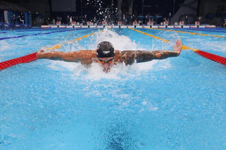 Estadounidense Caeleb Dressel gana el oro en 100 metros mariposa y rompe récord mundial