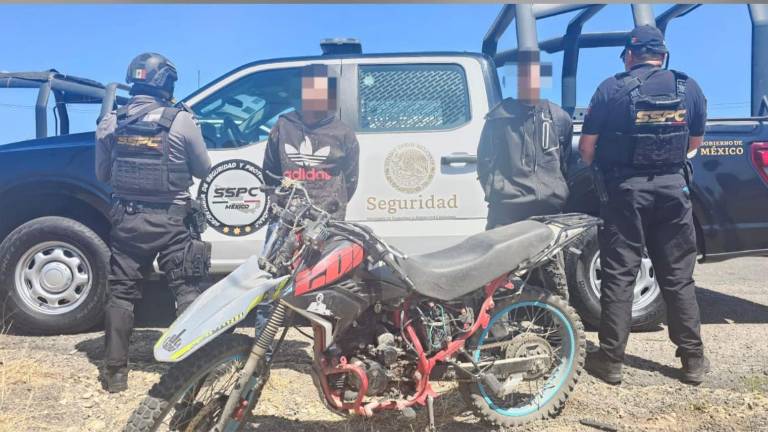 La detención se logró tras un operativo en el entronque hacia Isla de la Piedra, donde también se aseguró una motocicleta.