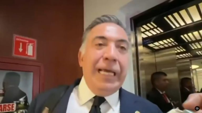 Enrique Inzunza Cázarez, Senador por Sinaloa, responde a la entrega de firmas que piden su desafuero.