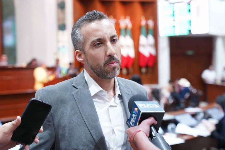 Congreso podría llamar a suplente de Gene Bojórquez por cuestiones de salud