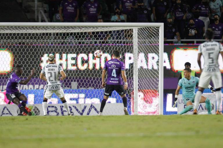 Autogol da triunfo al América en ‘El Kraken’