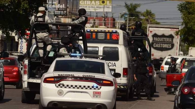 A las 06:00 horas, los internos alertaron a los custodios que había una persona sin vida en una celda.