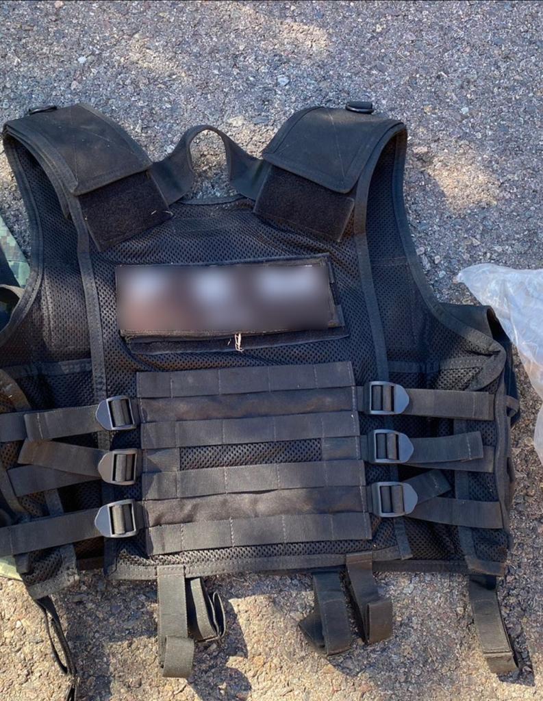 $!Localizan armas, tomas clandestinas y contenedores con combustible en Sinaloa y Jalisco