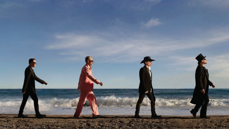 U2 lanza su álbum Carnaval de Luz.