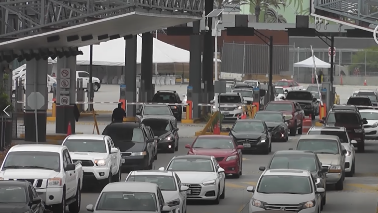 En Baja California, investigan a funcionarios que habrían introducido autos ‘chocolate’ de manera fraudulenta