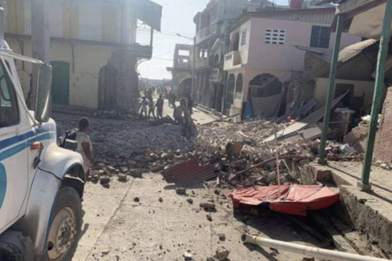 Terremoto de magnitud 7.2 sacude Haití y afecta a varias ciudades; al menos hay 304 muertos