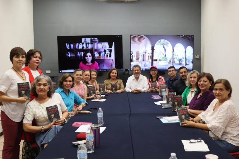 Comparte Mónica Castellanos recursos para crear literatura