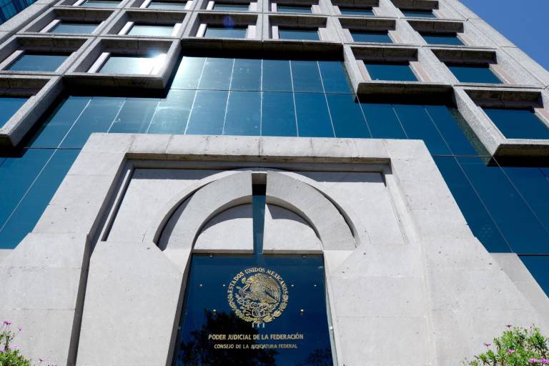 Jueces y magistrados se confrontan con el CJF, que aceptó la reforma judicial pese a amparos