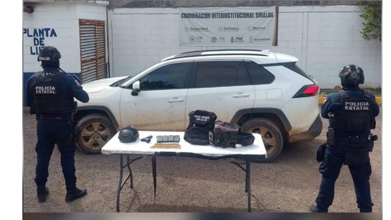 La camioneta cuenta con reporte de robo.