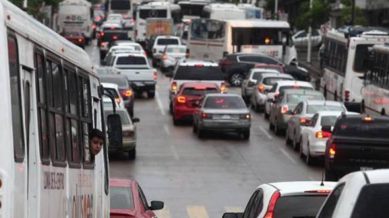 Según datos del Inegi, hasta el 2022 Sinaloa registró al menos 791 mil 253 automóviles, de los cuales 787 mil 167 son de uso particular.
