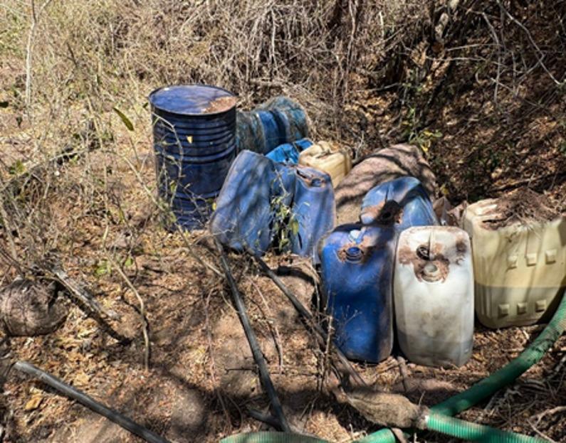 $!Ejército localiza e inhabilita 34 áreas utilizadas para elaborar droga sintética en Culiacán y Mocorito