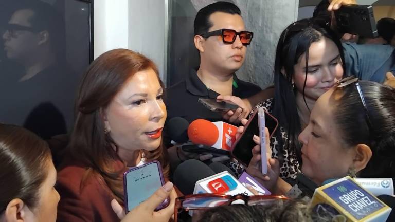 La Secretaria de Educación Gloria Himelda Félix Niebla habla de la atención de niñas y niños desplazados en Sinaloa.