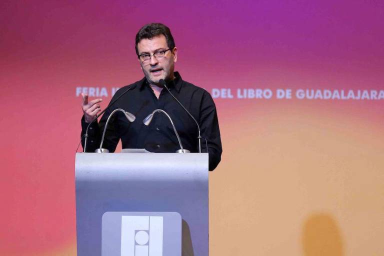 ‘Me dolió muchísimo’, expresa AMLO por la muerte del caricaturista Antonio Helguera