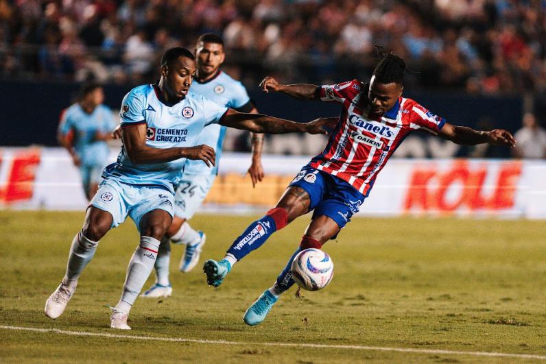 $!Cruz Azul sorprendió al líder San Luis en su casa