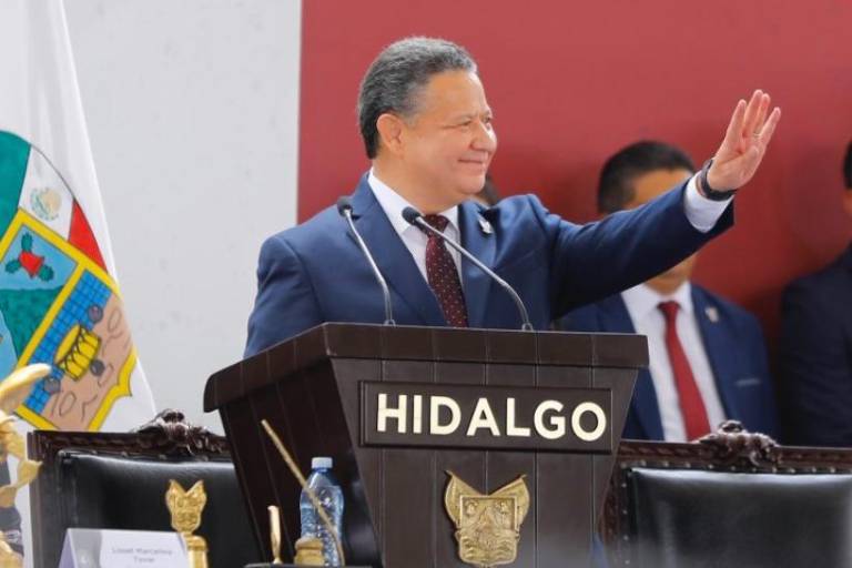 Gobernador de Hidalgo se desvanece por cansancio, en pleno recorrido