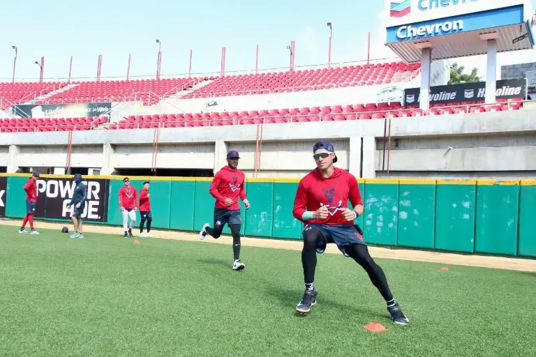 Posponen primer juego de la serie de pretemporada entre Venados y Tomateros